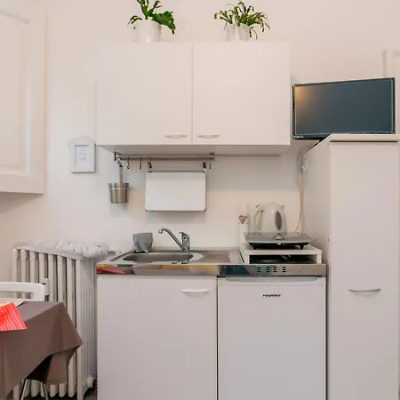 Commenda White Apartment *