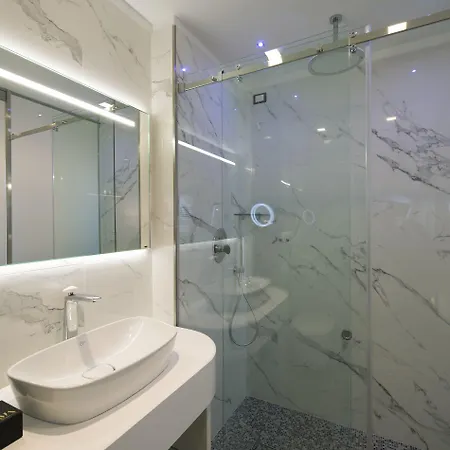 Gatto Bianco Mia Hotel 2*