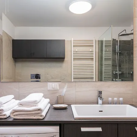 Easyhomes - Spiga Milaan