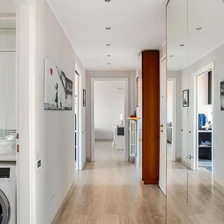 Bright With Canal Balcony アパート ミラノ