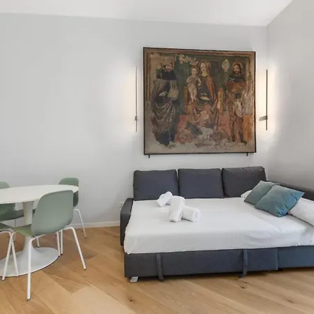 Daire Centrale-duomo 10min - Cozy - Wifi Netflix