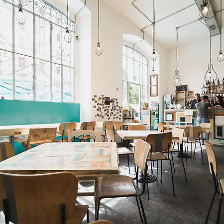 Hostel Madama & Bistrot Milaan