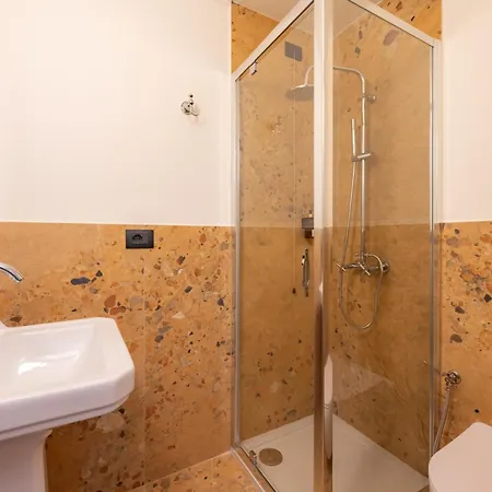 V-collection Solferino Pensionat Milano