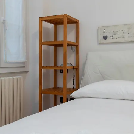 I-host - Ripa Navigli