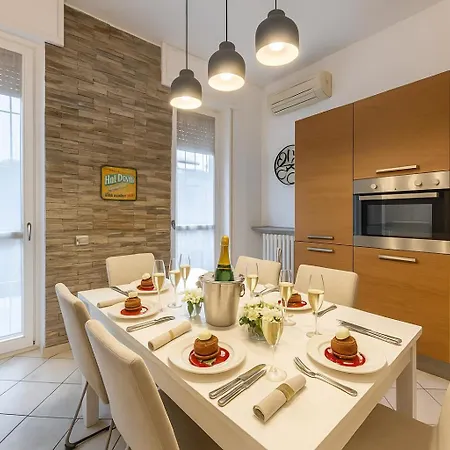 Apartament Sansiro75 Large Three-rooms With Private Garage Mediolan