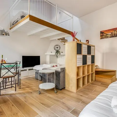 Sant Ambrogio-centre Of The Town-castle 1min-duomo4 Min Μιλάνο