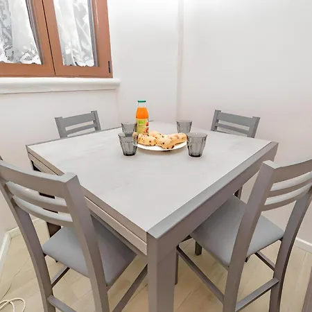 Sm Modern - 4 Pax - 1min Turro Metro Apartman