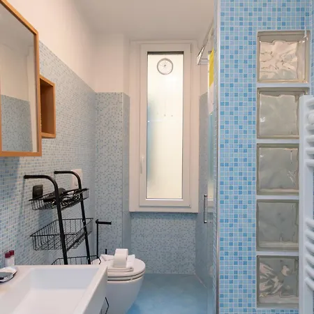 I-host - Ripa Navigli *