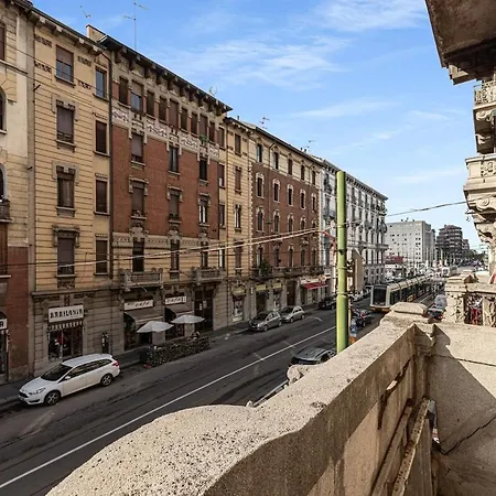 Isola District - Fashion House * Milano