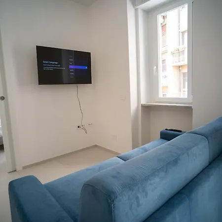 17 Nevoso Palace * Milánó