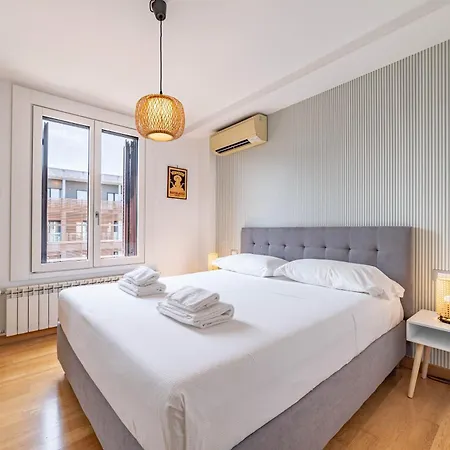 10' Navigli, Penthouse With Panoramic View Mediolan