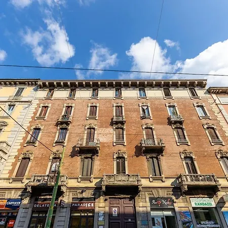 Isola District - Fashion House Daire Milano