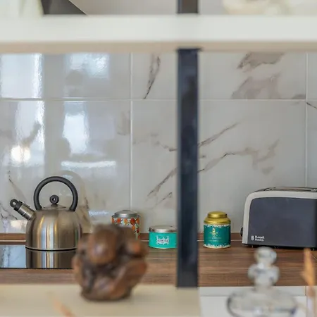 Appartement Maison Lumiere - A Few Steps From Station Milaan