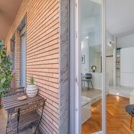 Maison Lumiere - A Few Steps From Station * Milaan