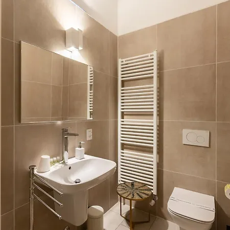 Valtorta Living - Elegant 3br Mm Turro Daire *