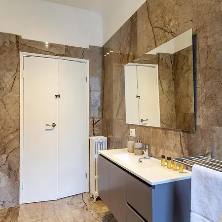 Shopping District -200 Mq - 8 People Lägenhet Milano