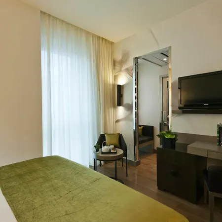 Hotel Starhotels Echo 4*