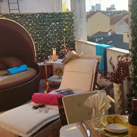 بيت ضيافة Flowers ميلان