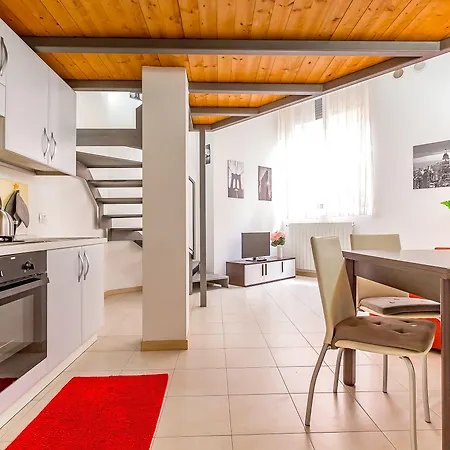 Daire Alessia's Flat- Portello 3 *