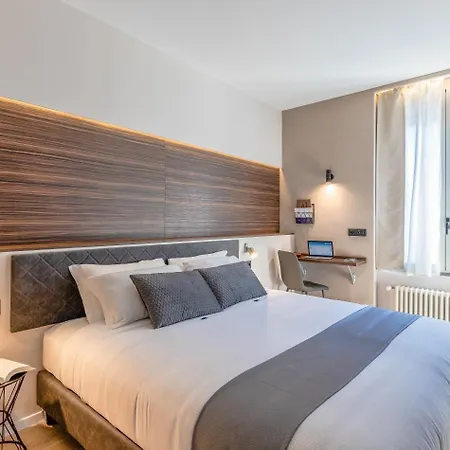 Aiello - Affittacamere 4*