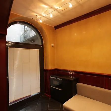 Dhomes - And מילאנו