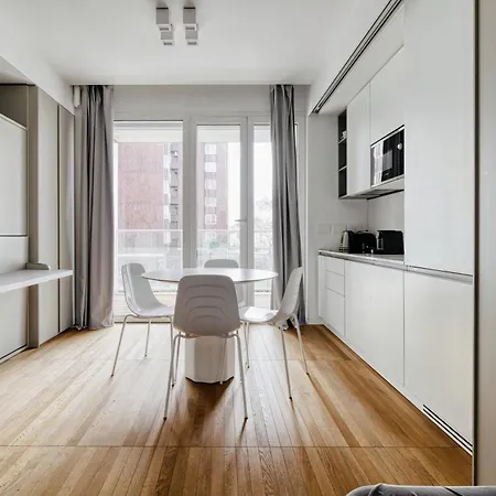 Torre Luxury Gym-pool&rooftop ميلان