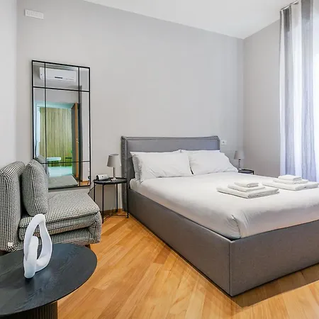 Апартаменты San Babila Executive - Discover The Historic Centre Of Милан