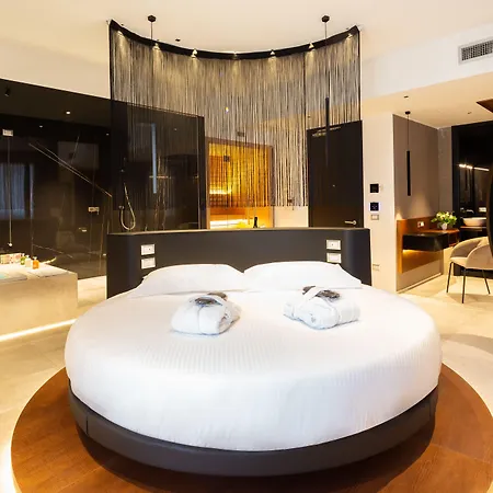 The Corner Duomo Hotel 4*