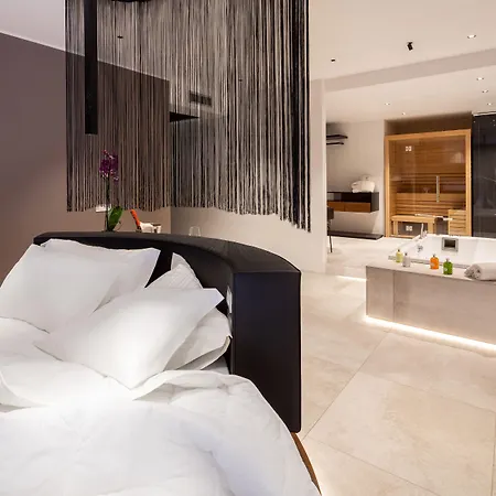 Hotell The Corner Duomo 4*