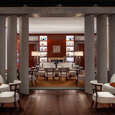 Portrait - Lungarno Collection Милан