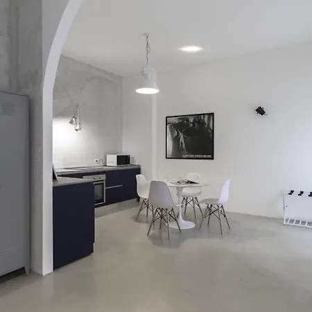 Italianway - Piazza Niccolo Tommaseo 2a