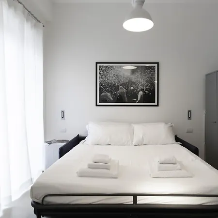 Italianway - Piazza Niccolo Tommaseo 2a Milánó