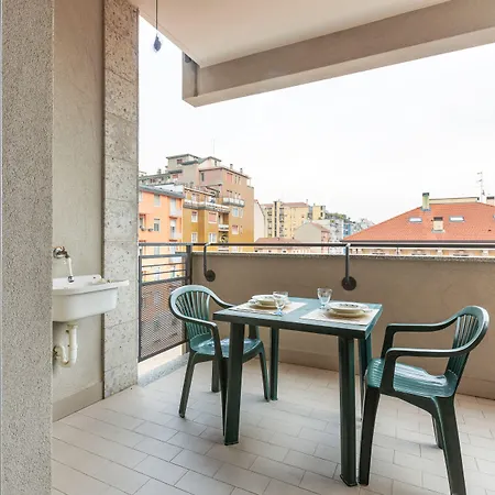 Savona District Terrace Flat * Milan