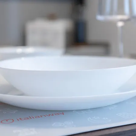 Italianway - Albani 20 *