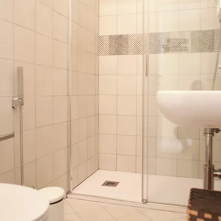 Lägenhet Farini 6 *