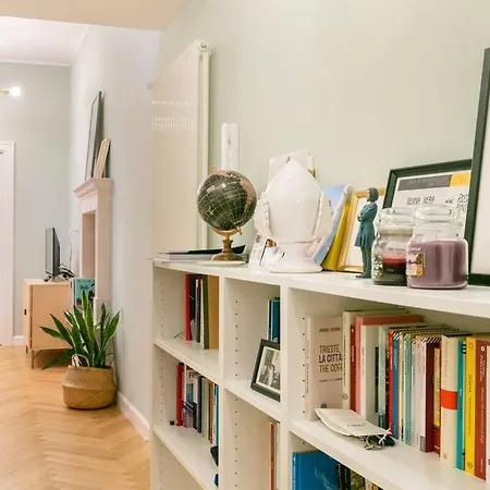 Apartament Charming Courtyard House In The Heart Of