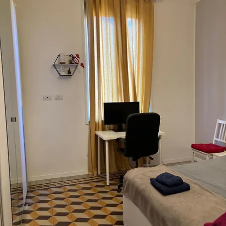 Charming In Isola Near The Metro! 米兰