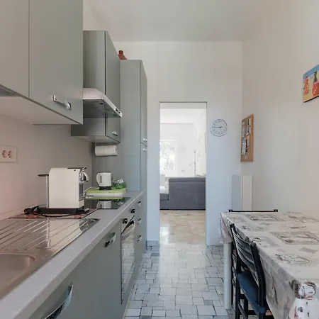 Guesthost - Bright Near Mm1 Turro Appartement *