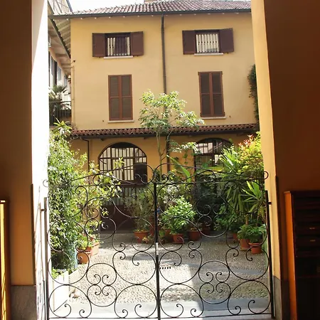 Apartment Gold Medal Olympic - Romantic 15min Walk To Duomo Via Brera & Nightlife