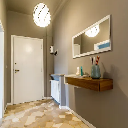 Apartment Joivy Modern 1-bed Flat With Balcony In Portello Milan