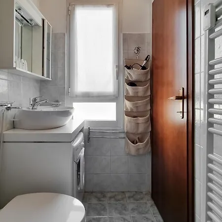 Italianway Easy - Fauche 9 Milánó