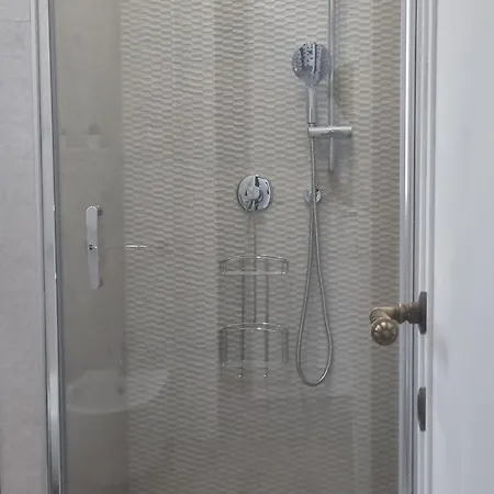 Joivy Contemporary 1-bed Near Duomo Di