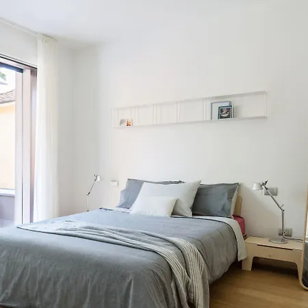 Joivy Stylish 1-bedroom Flat *