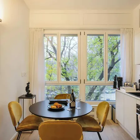 Repubblica I-hosted By Sweetstay