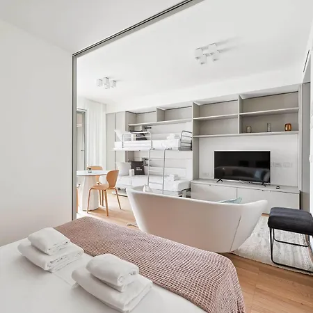 Limehome Via Stresa 아파트 밀라노