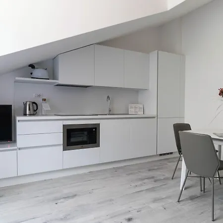 Italianway Easy - Commenda 35 米兰