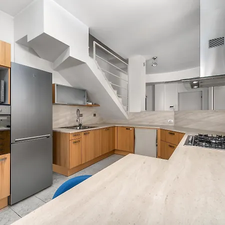 Adv Apartament Mediolan