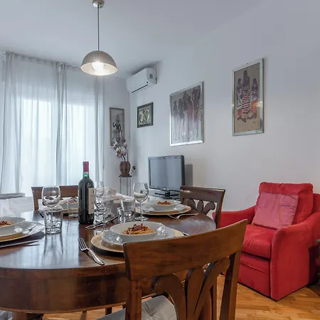 Trendy Corner - Fashion District