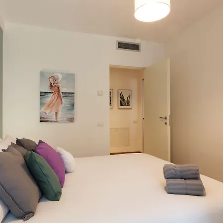 Apartment Suzzani 96 - Bicocca Area *