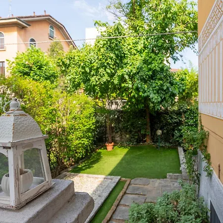 Exclusive Italian Garden In Vila *